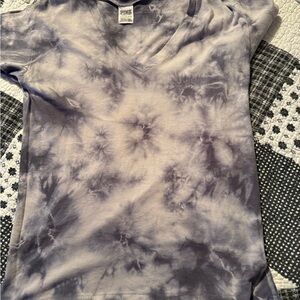 Women’s VS PINK short sleeve shirt